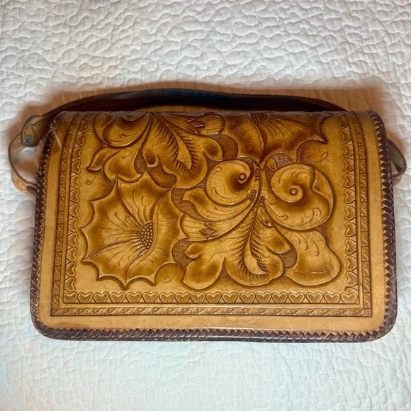 Hand tooled Leather Handbag with adjustable strap - Picture 2 of 14